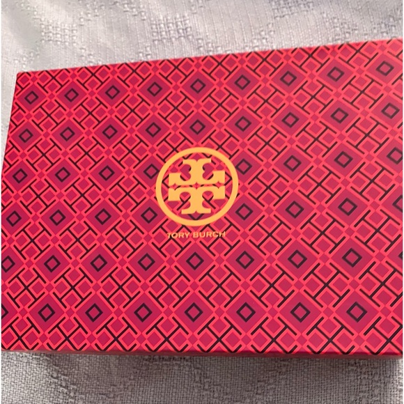 Tory Burch empty box🌺🥰plus a shopping bag💝🌺 - Picture 3 of 14